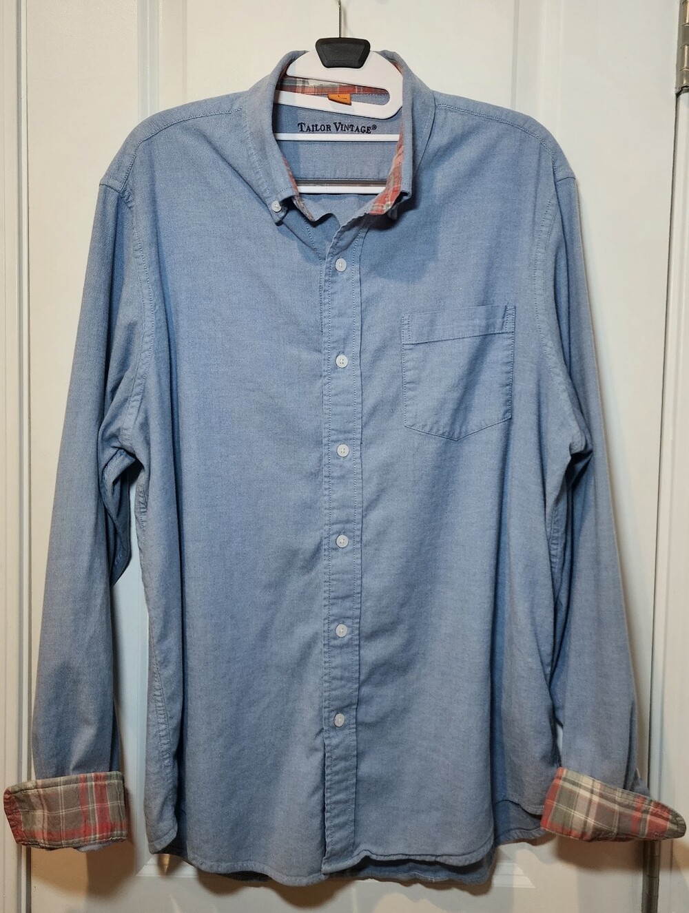 Tailor Vintage Light Blue Button-Down Oxford Shirt with Plaid Cuff Detail